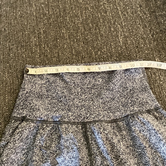 Lululemon high waisted crop pants - Picture 5 of 8